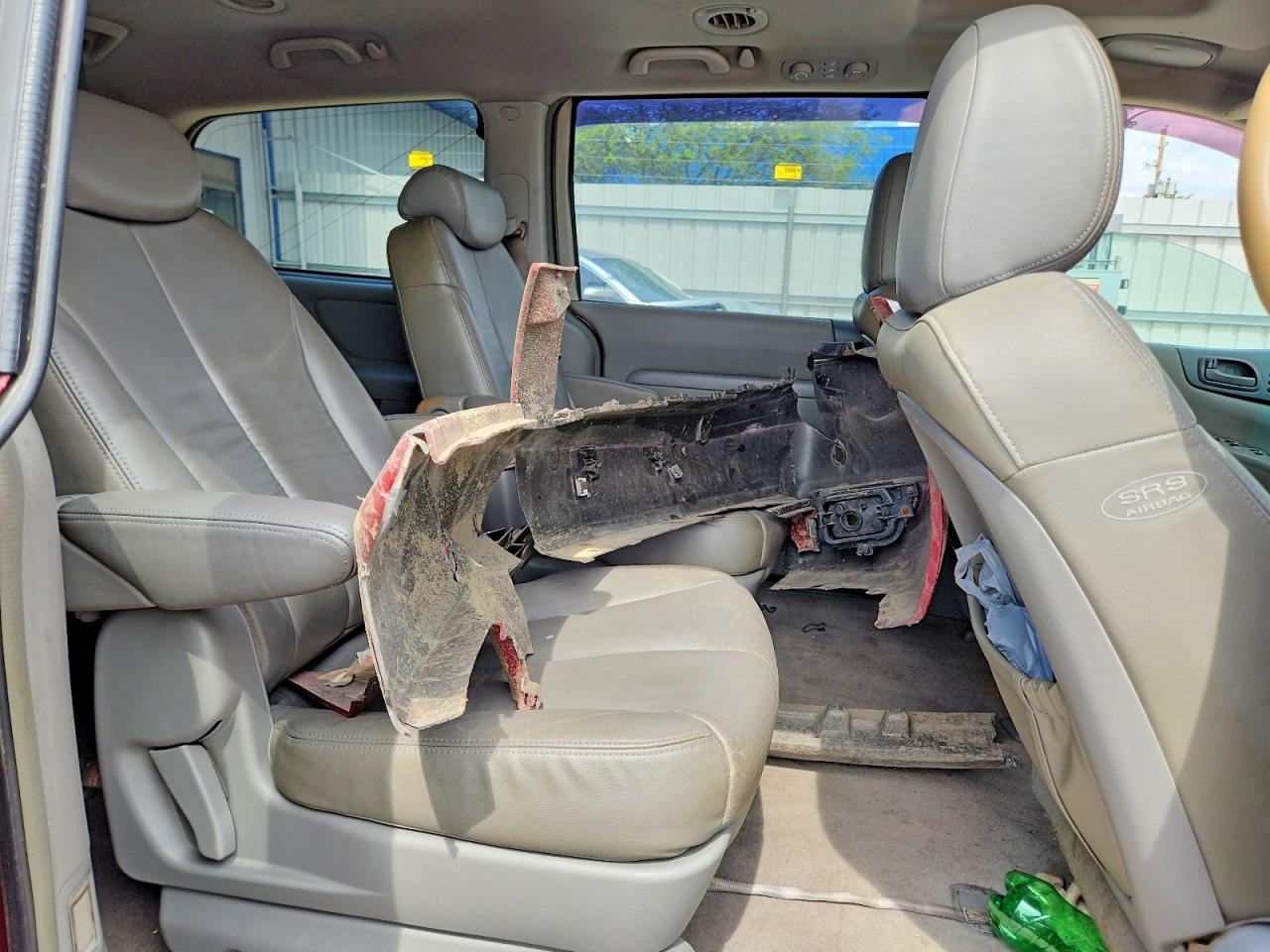 2006 KIA SEDONA LX photo 31