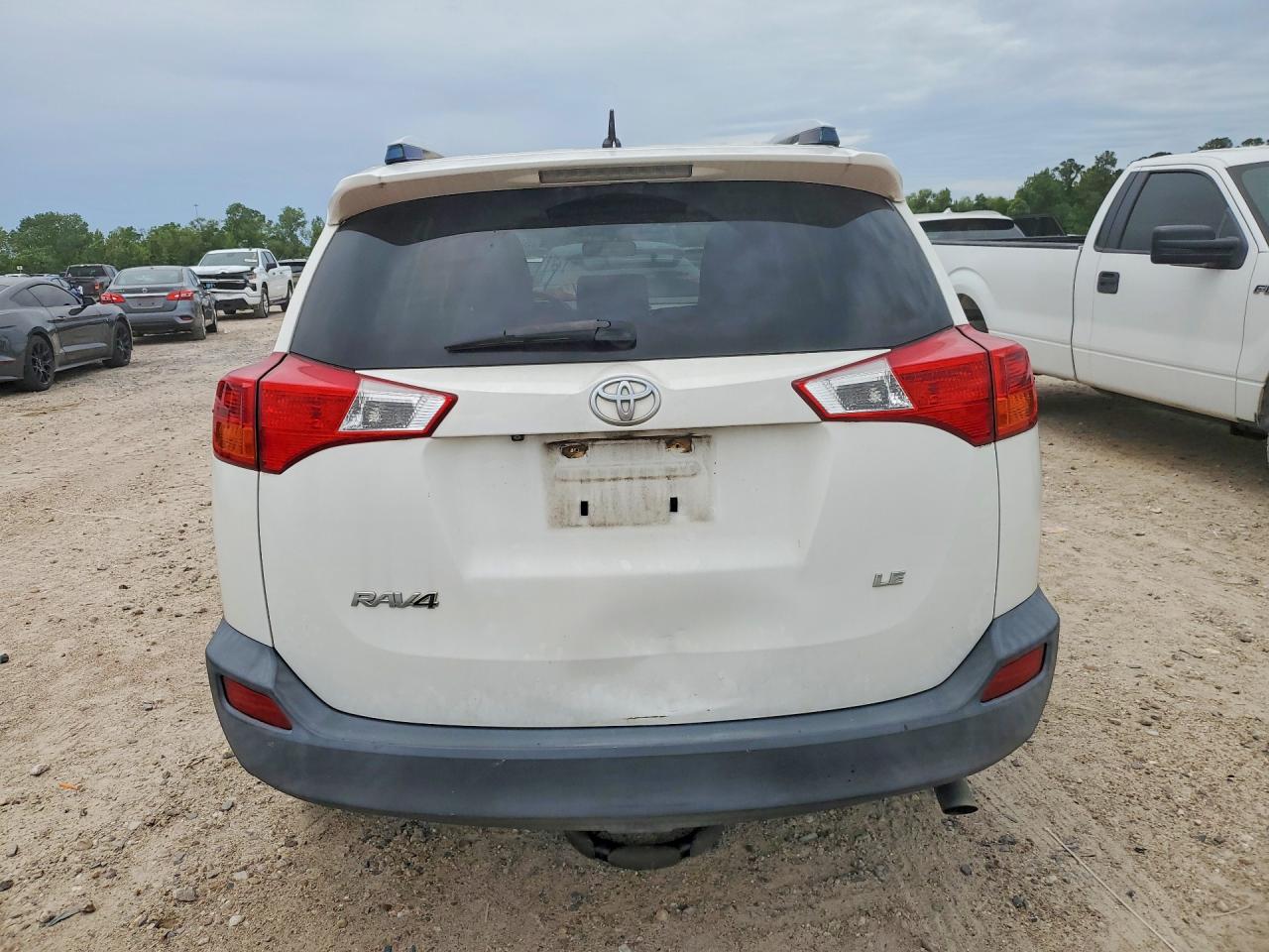 2014 TOYOTA RAV4 LE photo 16