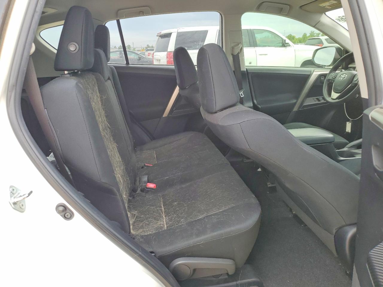 2014 TOYOTA RAV4 LE photo 31