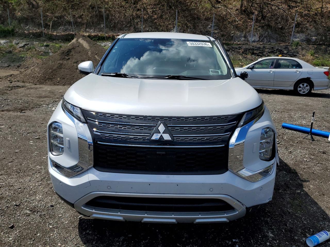 2024 MITSUBISHI OUTLANDER SE photo 5