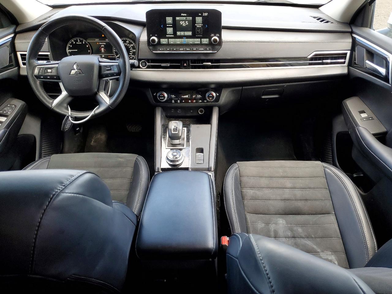 2024 MITSUBISHI OUTLANDER SE photo 8