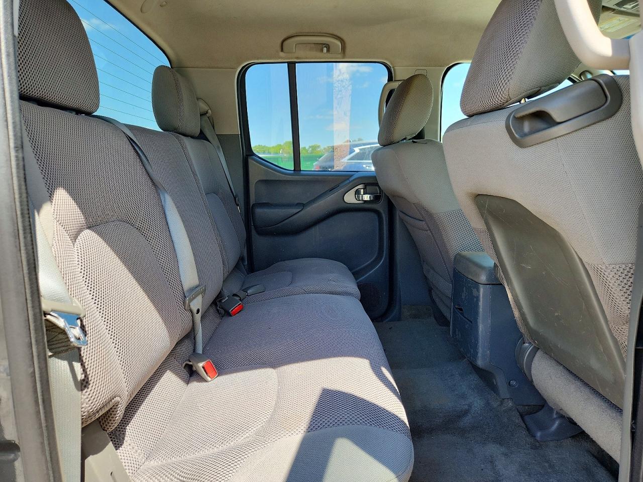 2011 NISSAN FRONTIER S photo 28