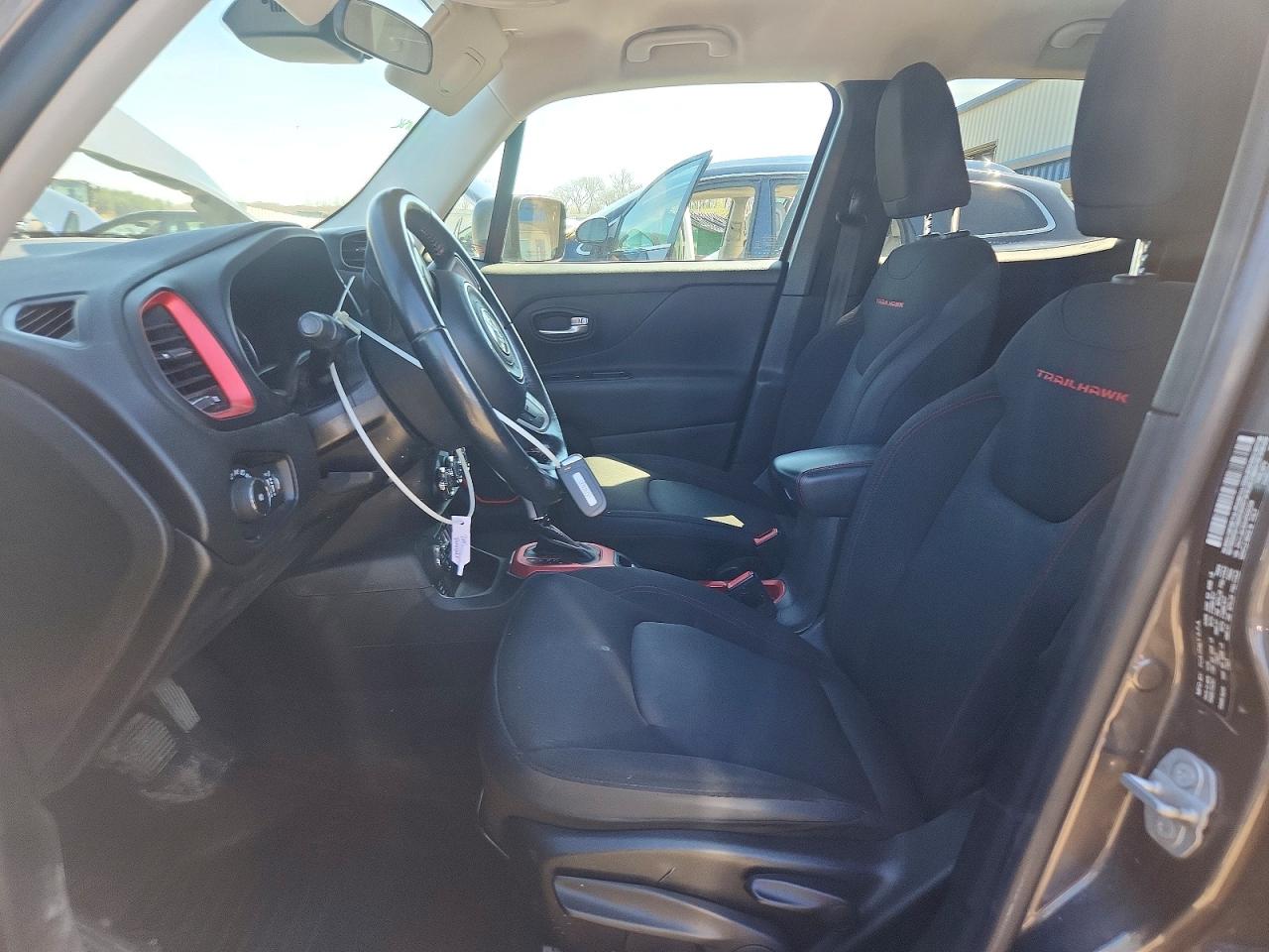 2017 JEEP RENEGADE TRAILHAWK photo 19