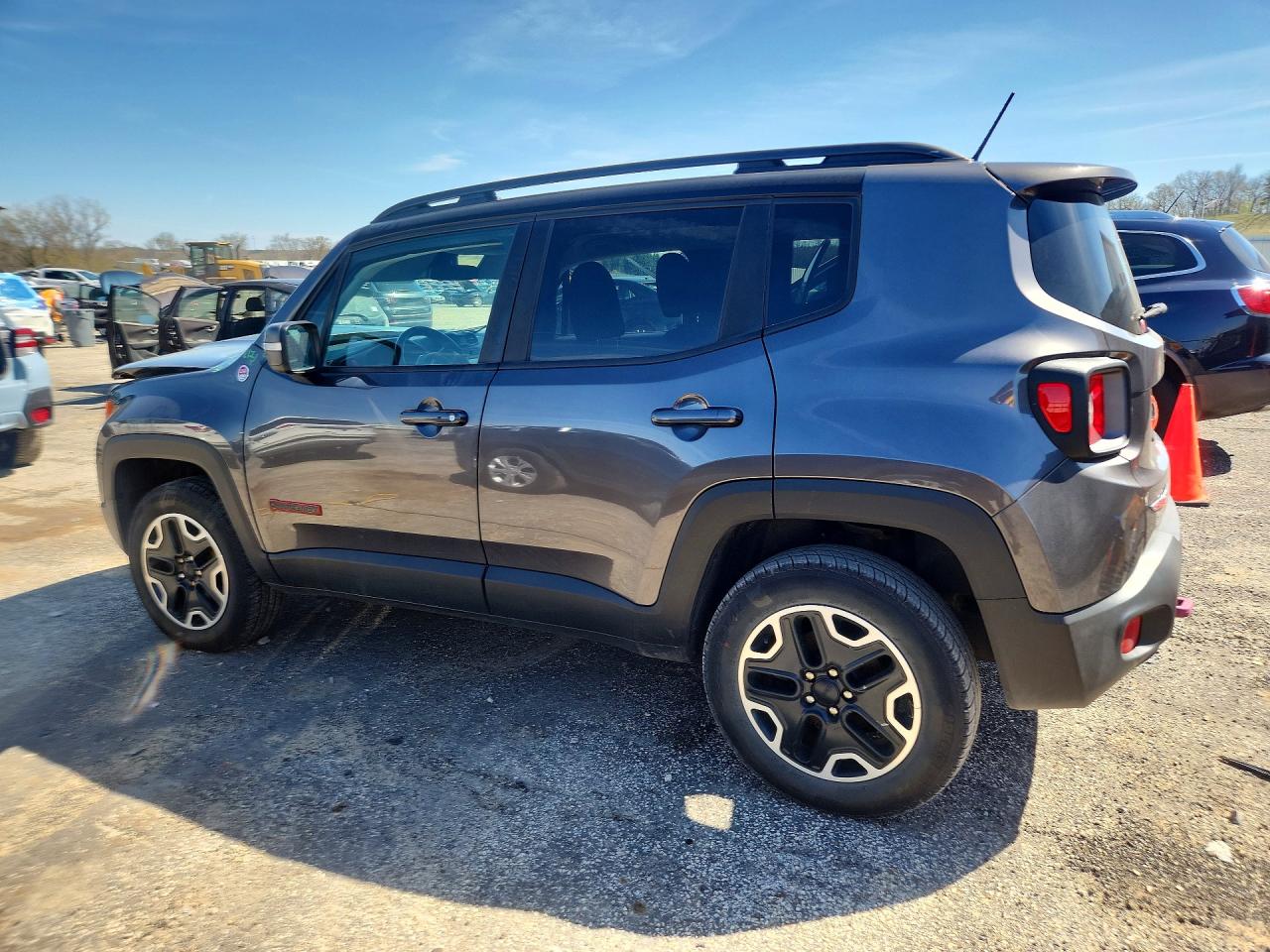 2017 JEEP RENEGADE TRAILHAWK photo 4