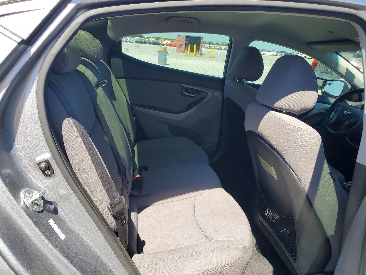 2015 HYUNDAI ELANTRA SE photo 10
