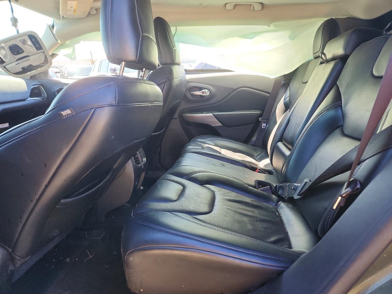 2021 JEEP CHEROKEE LATITUDE LUX photo 21