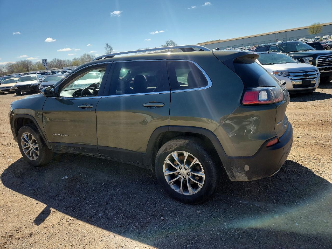 2021 JEEP CHEROKEE LATITUDE LUX photo 3