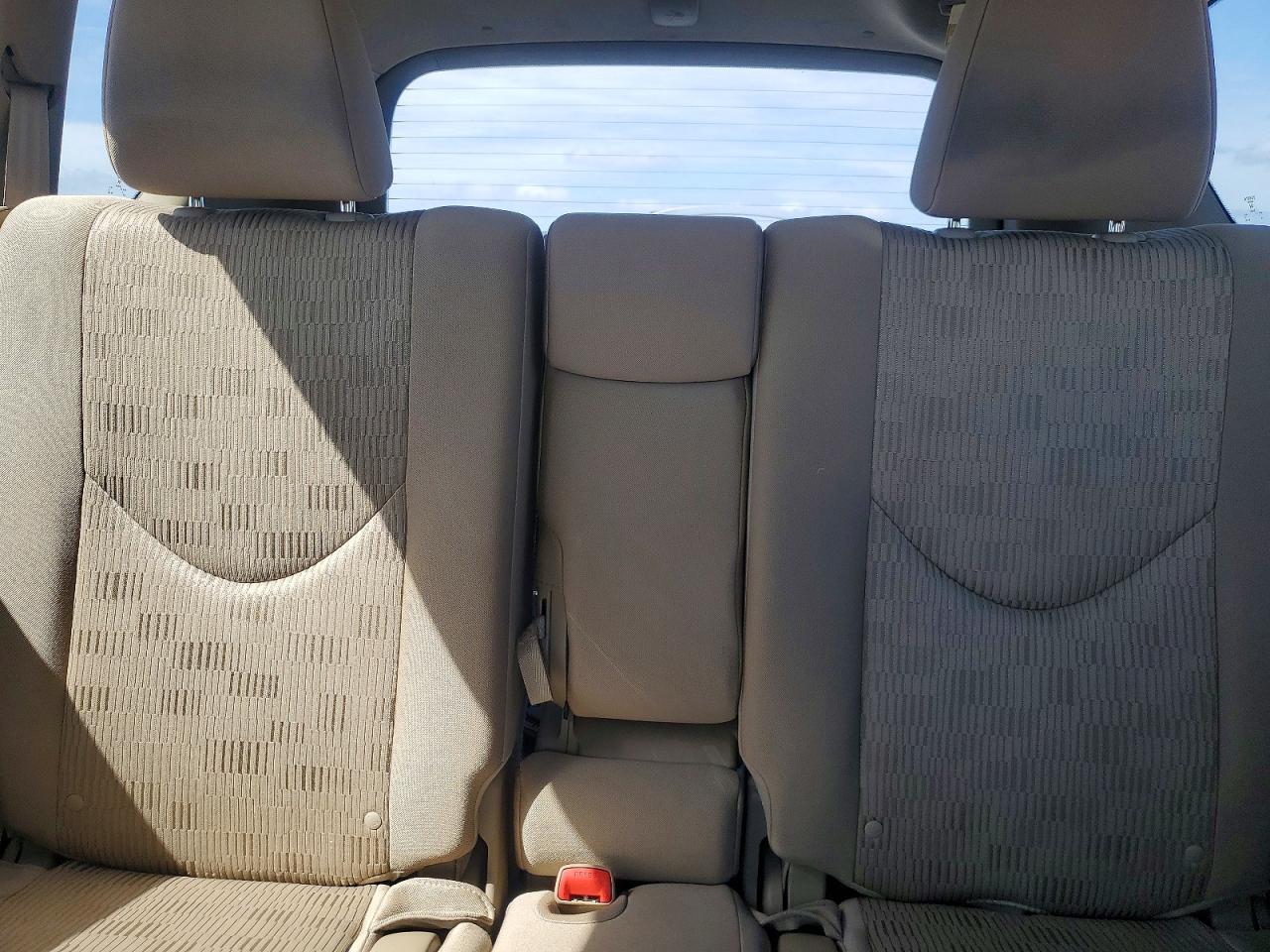 2012 TOYOTA RAV4 BASE photo 28