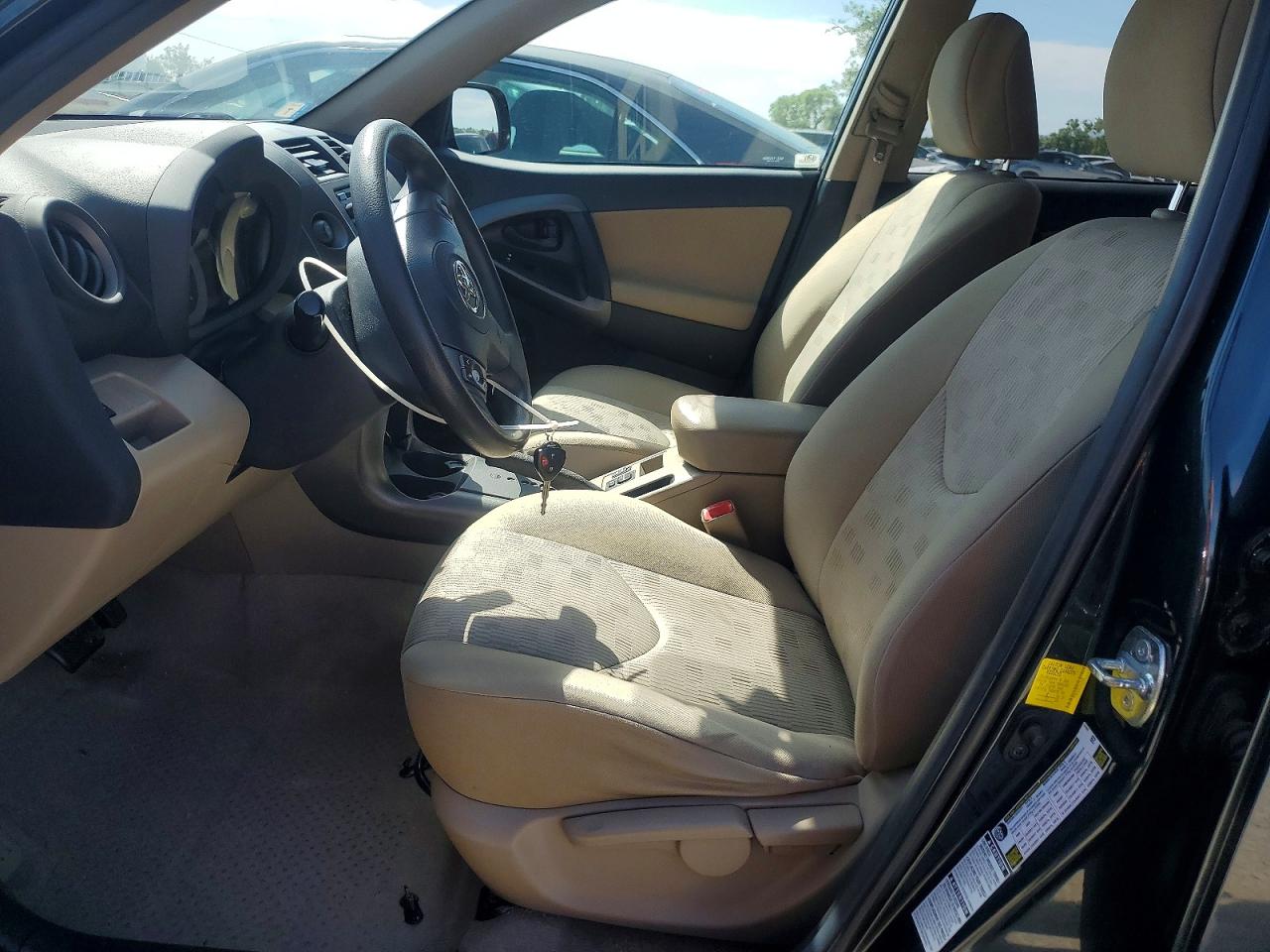 2012 TOYOTA RAV4 BASE photo 19