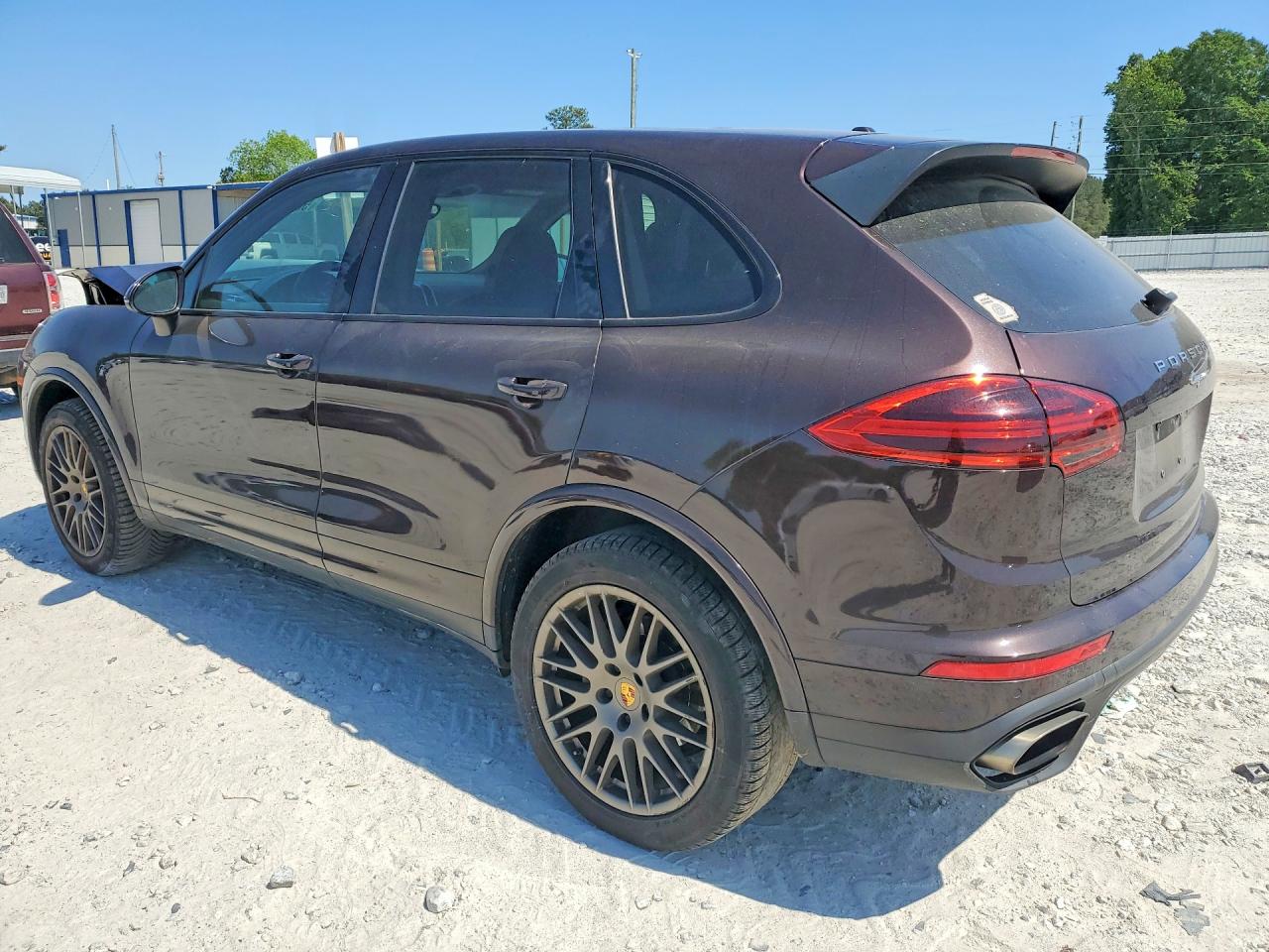 2018 PORSCHE CAYENNE photo 3