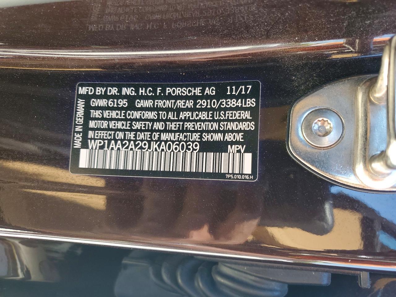 2018 PORSCHE CAYENNE photo 25