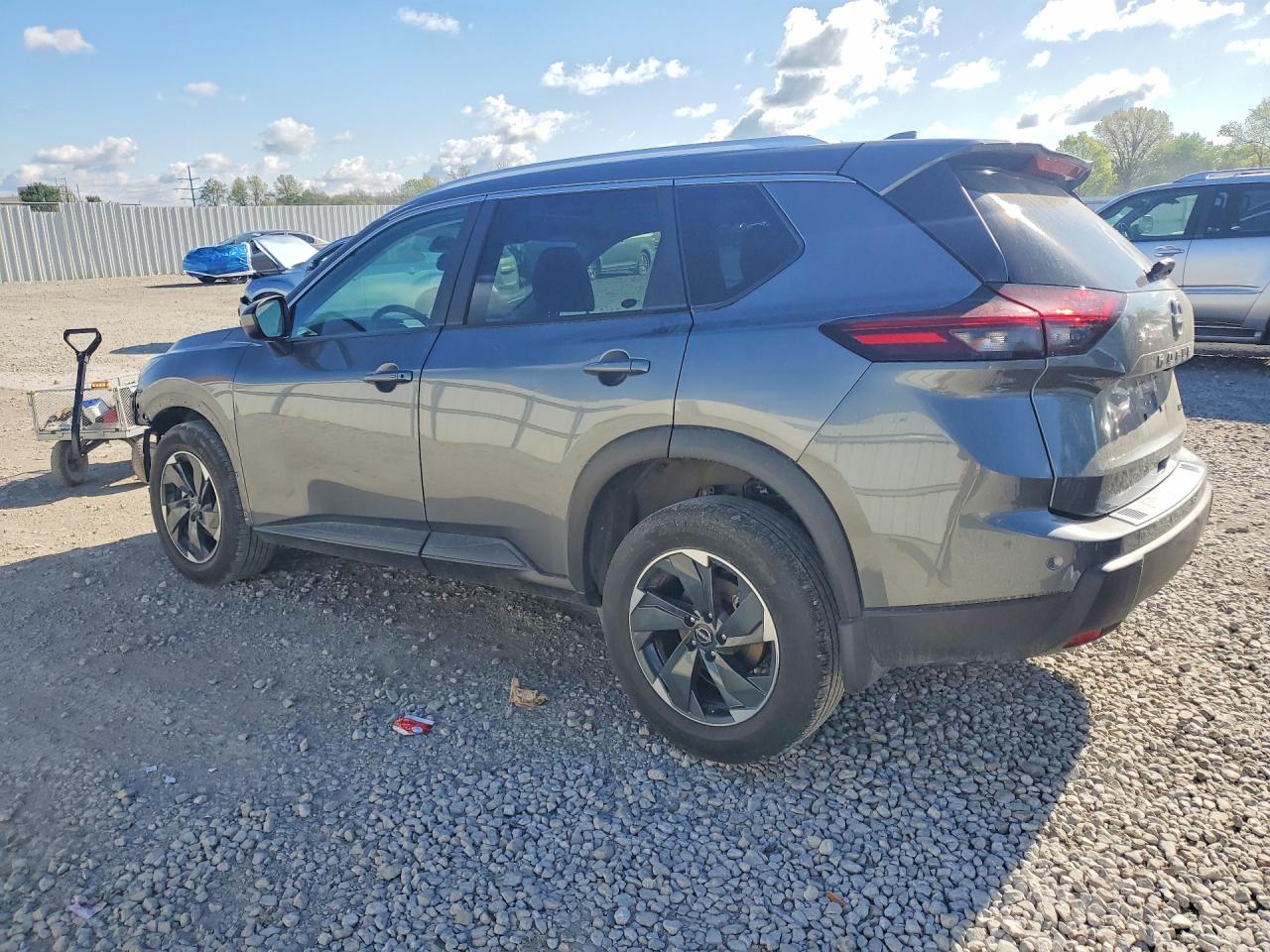 2025 NISSAN ROGUE SV photo 4