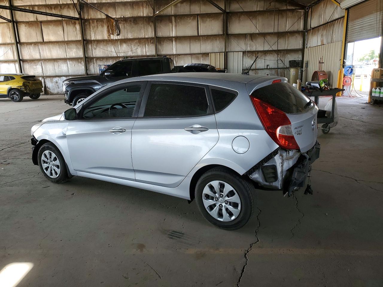 2017 HYUNDAI ACCENT SE photo 2