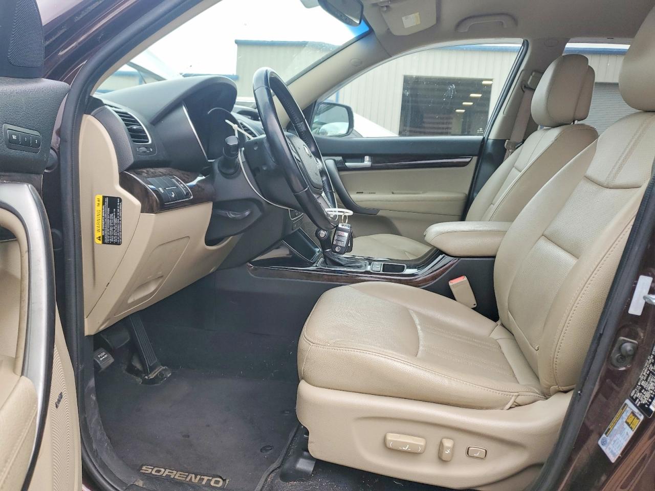 2014 KIA SORENTO LX photo 19