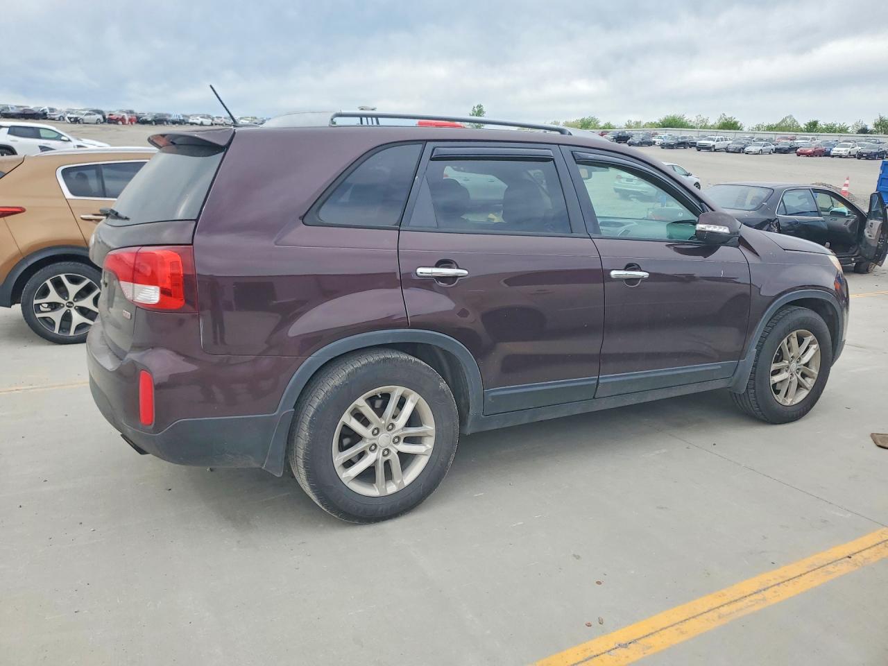 2014 KIA SORENTO LX photo 7