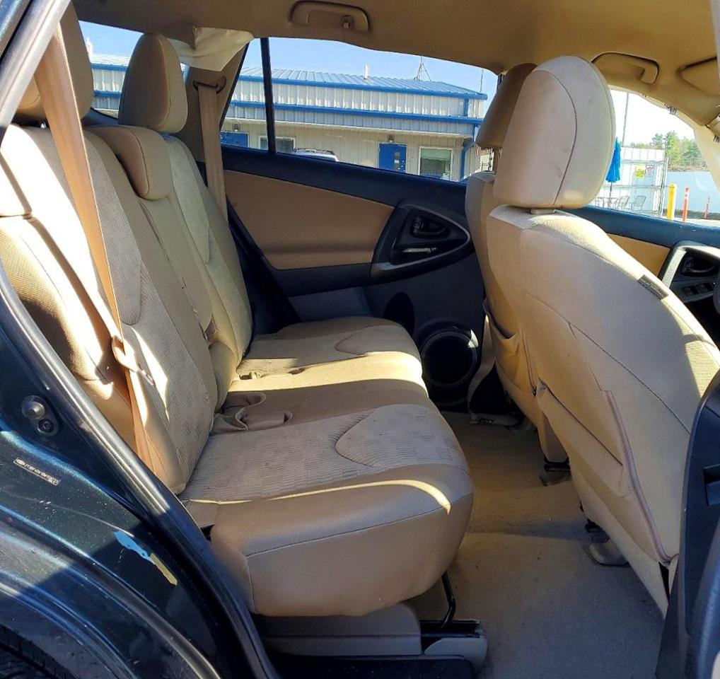 2011 TOYOTA RAV4 BASE photo 28