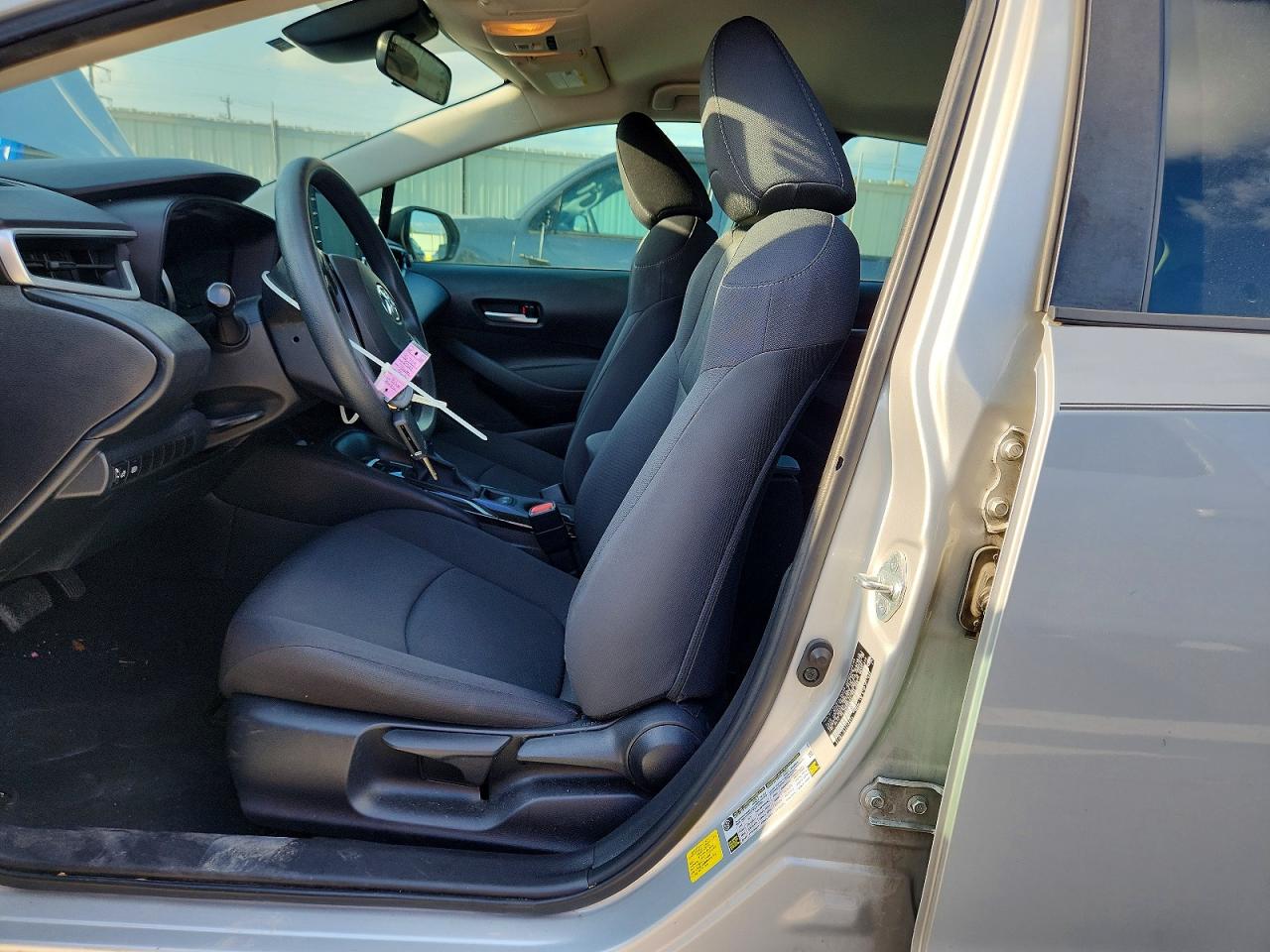 2020 TOYOTA COROLLA LE photo 13