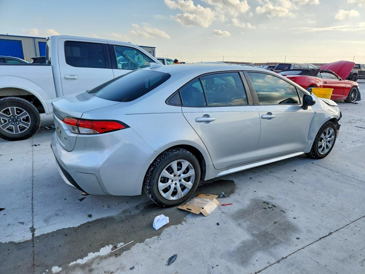 2020 TOYOTA COROLLA LE photo 5