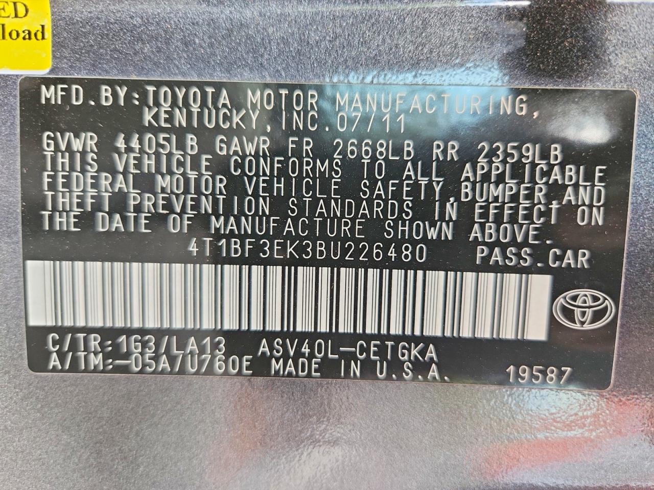 2011 TOYOTA CAMRY XLE photo 37