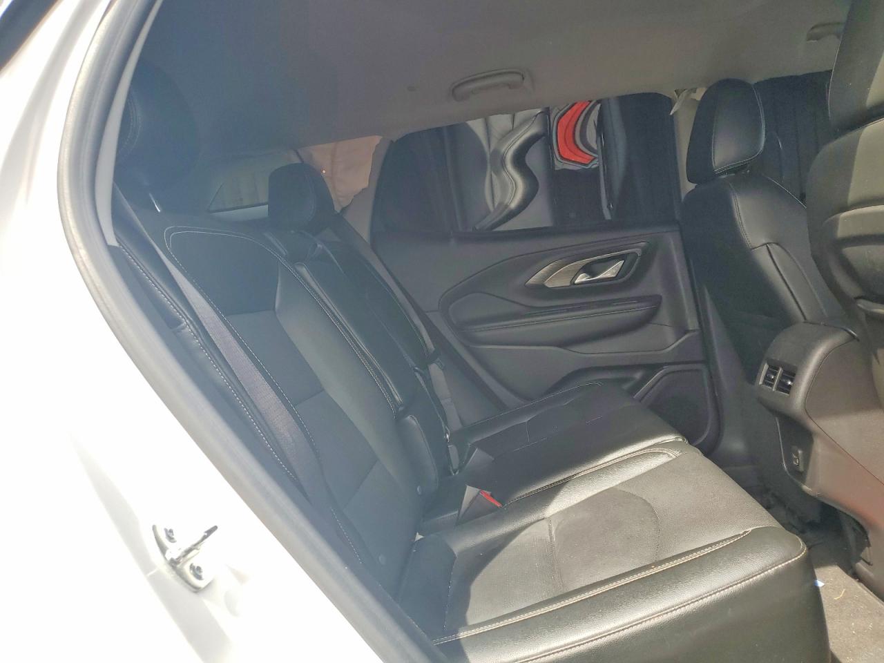 2024 GMC TERRAIN SLT photo 31