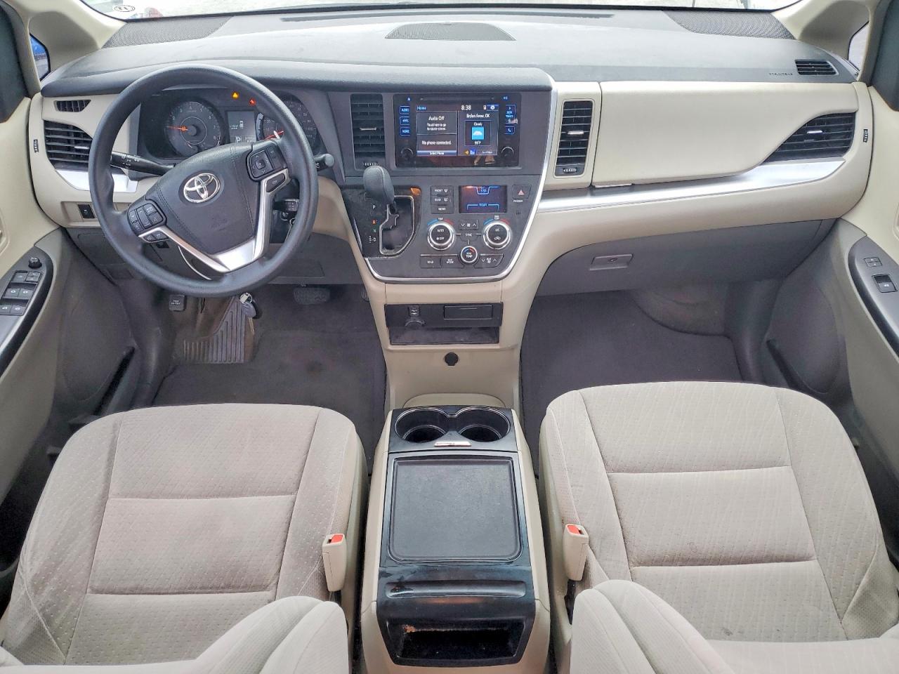 2015 TOYOTA SIENNA LE 8-PASSENGER photo 8