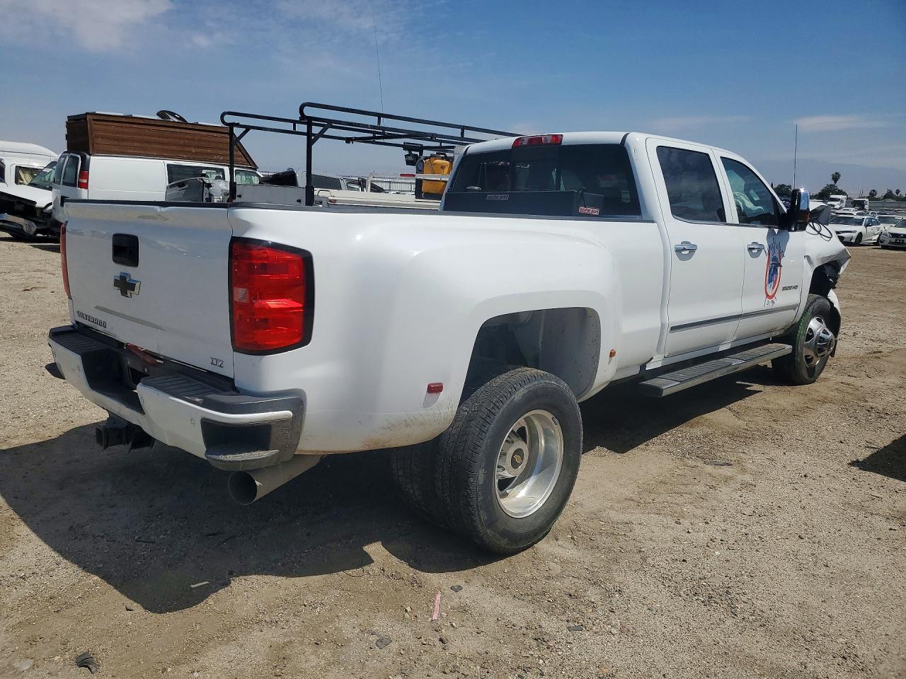2019 CHEVROLET SILVERADO K3500 LTZ photo 5