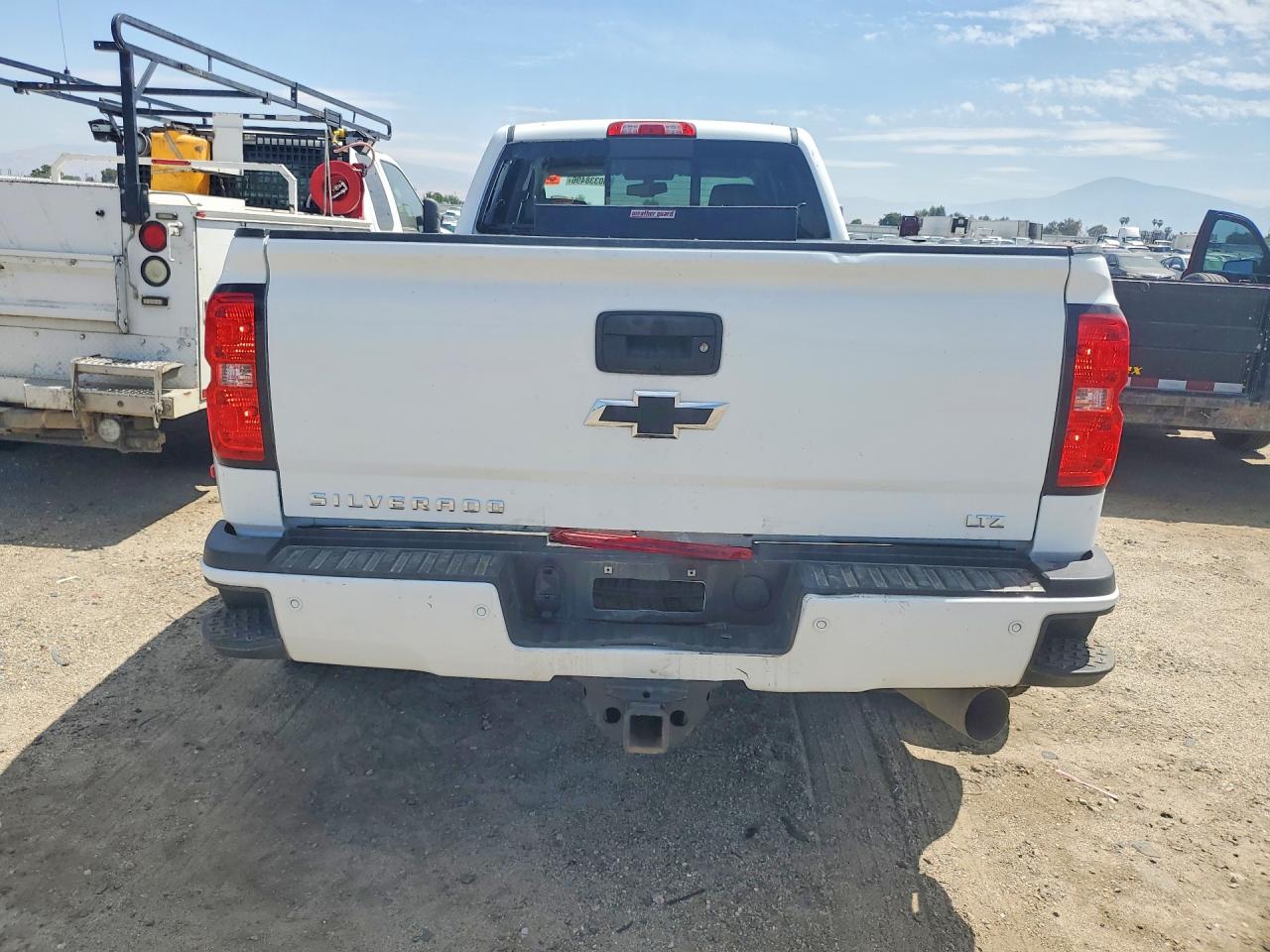 2019 CHEVROLET SILVERADO K3500 LTZ photo 11
