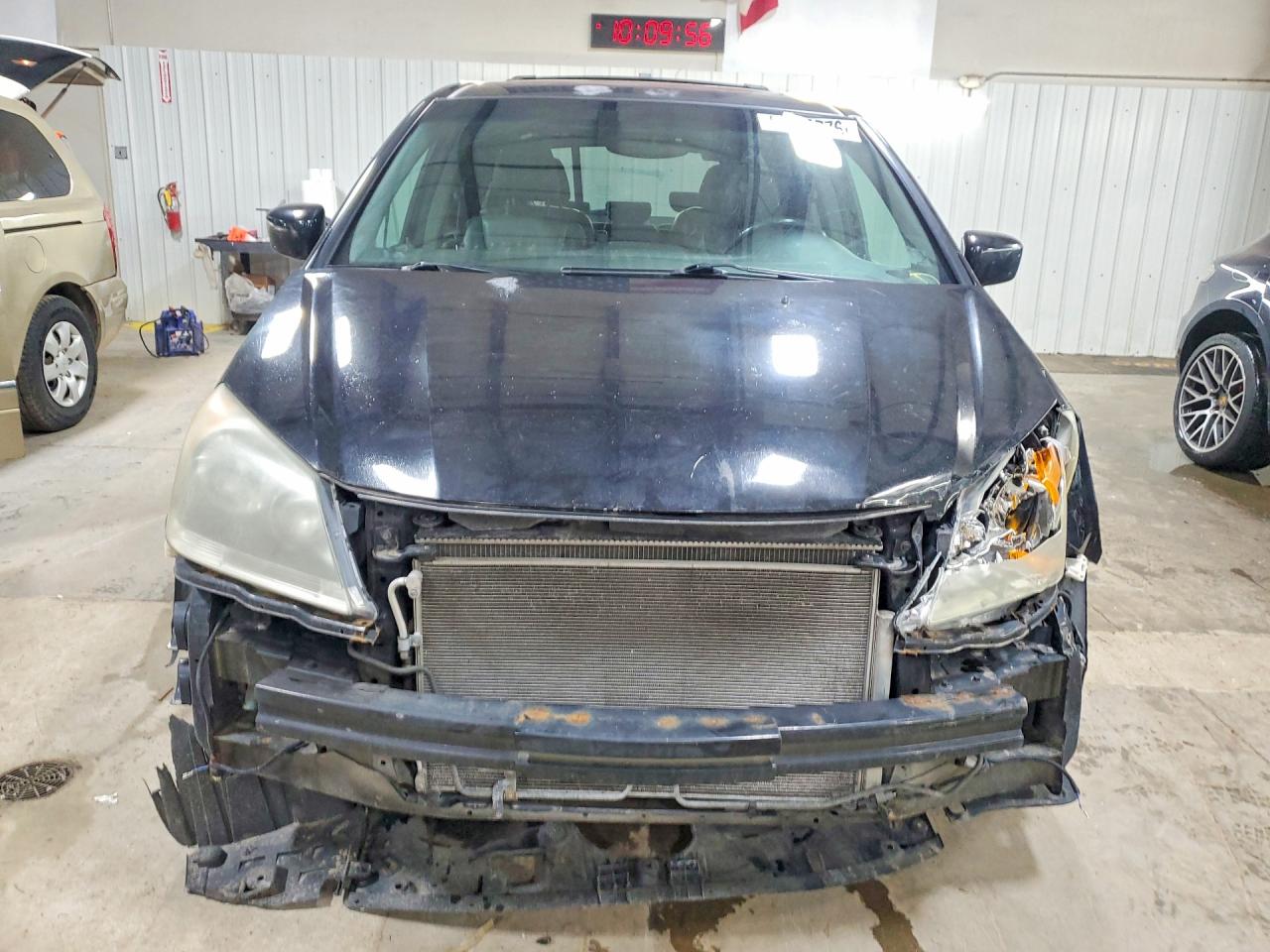 2010 HONDA ODYSSEY TOURING photo 9