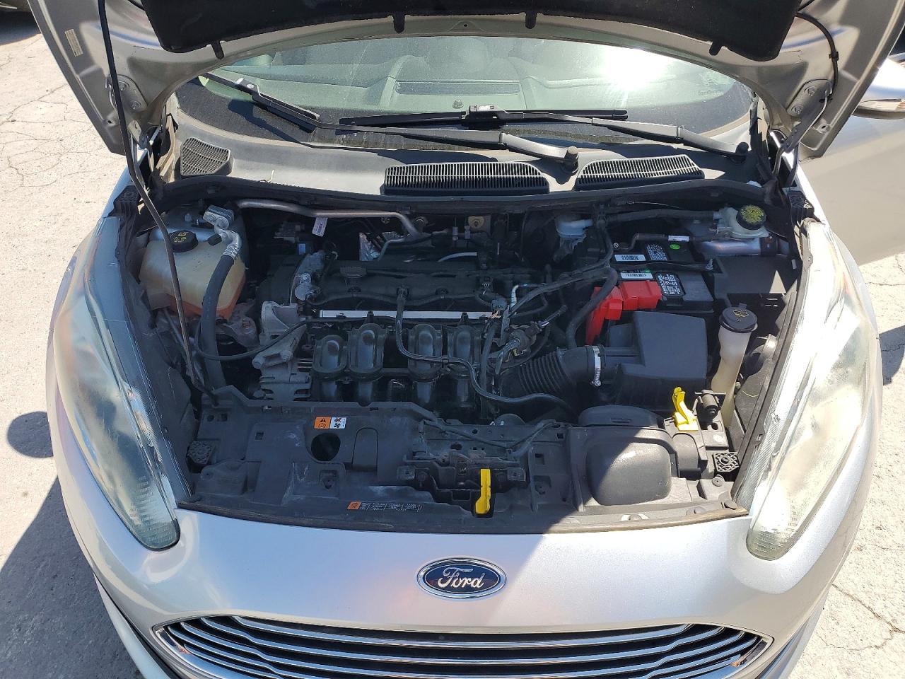 2015 FORD FIESTA SE photo 21