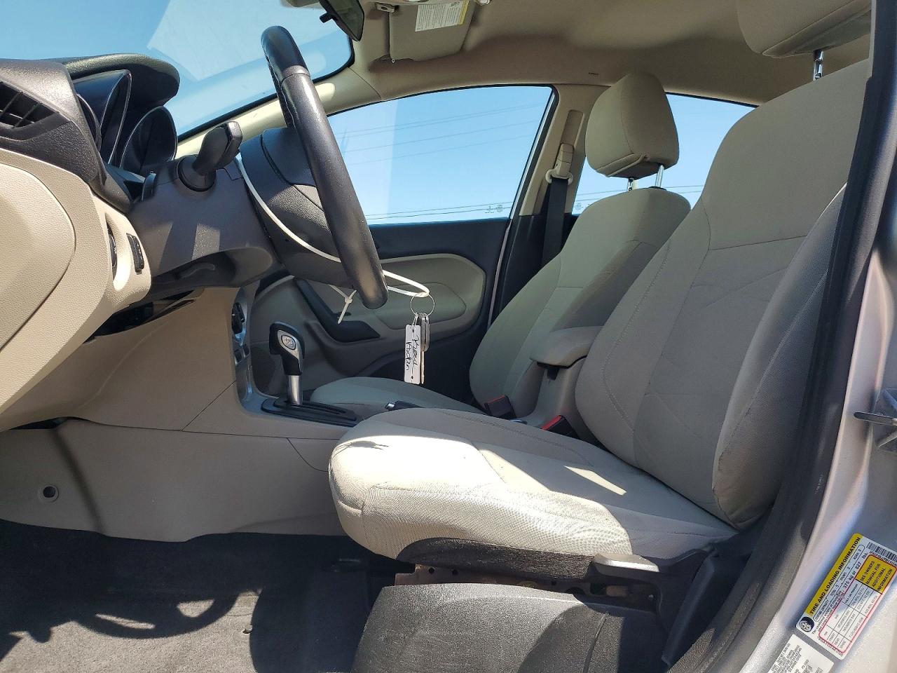 2015 FORD FIESTA SE photo 13