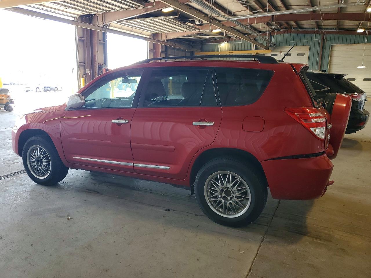2012 TOYOTA RAV4 BASE photo 4