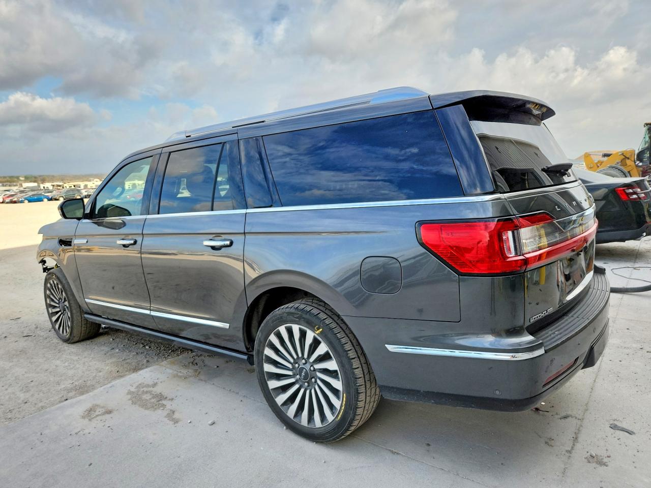 2018 LINCOLN NAVIGATOR L RESERVE photo 3