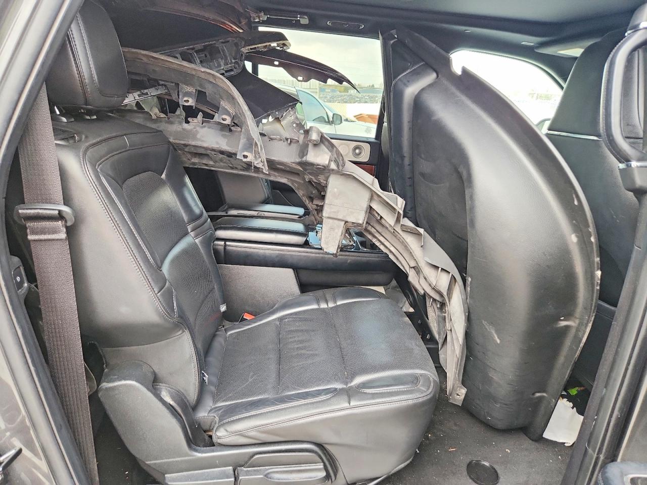 2018 LINCOLN NAVIGATOR L RESERVE photo 21