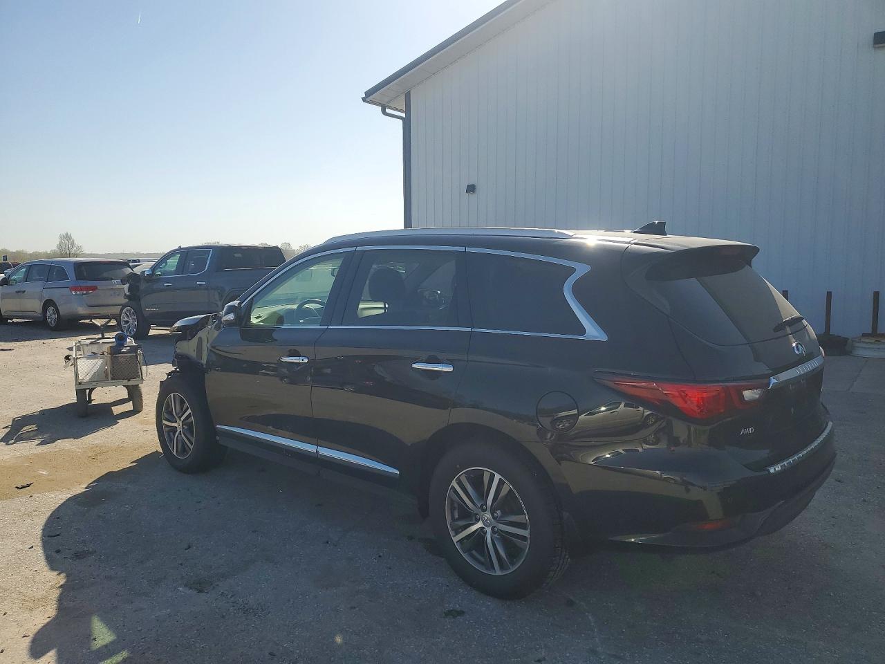 2020 INFINITI QX60 LUXE photo 3