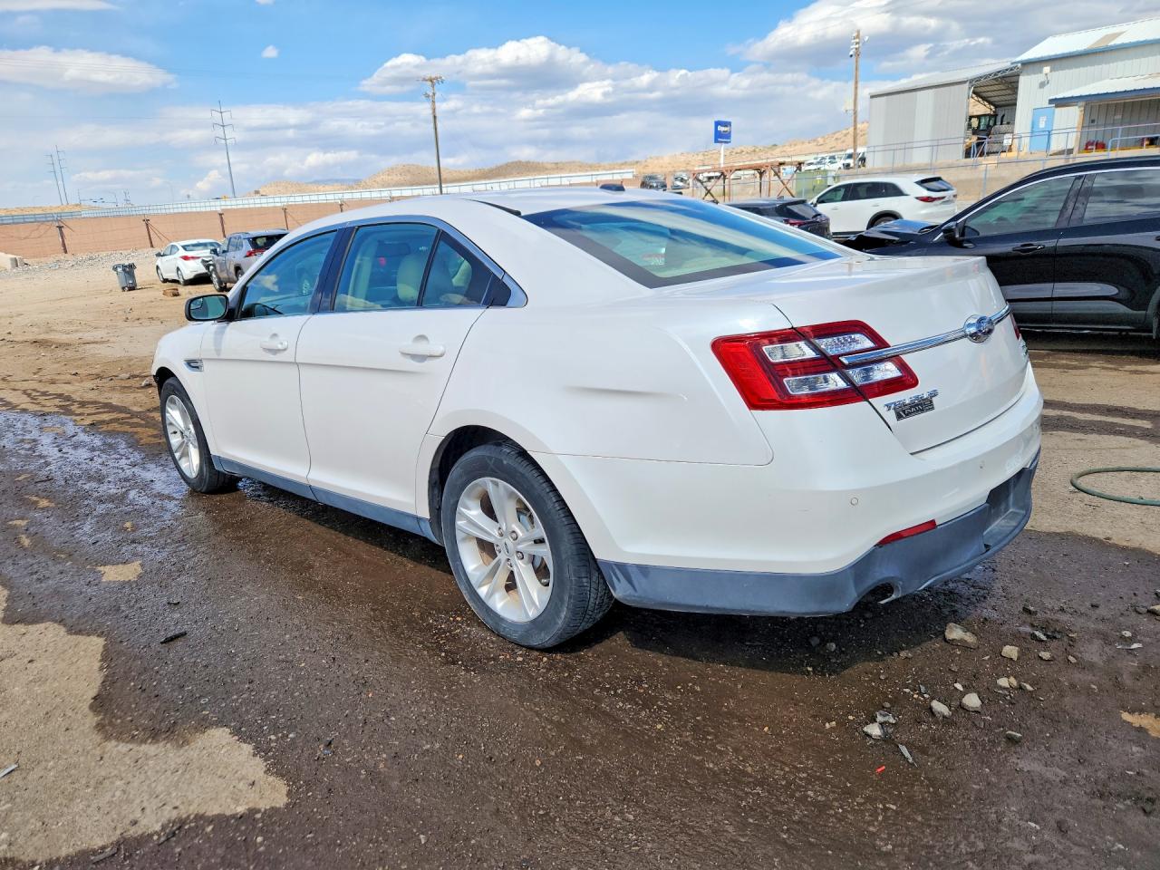 2014 FORD TAURUS SEL photo 4