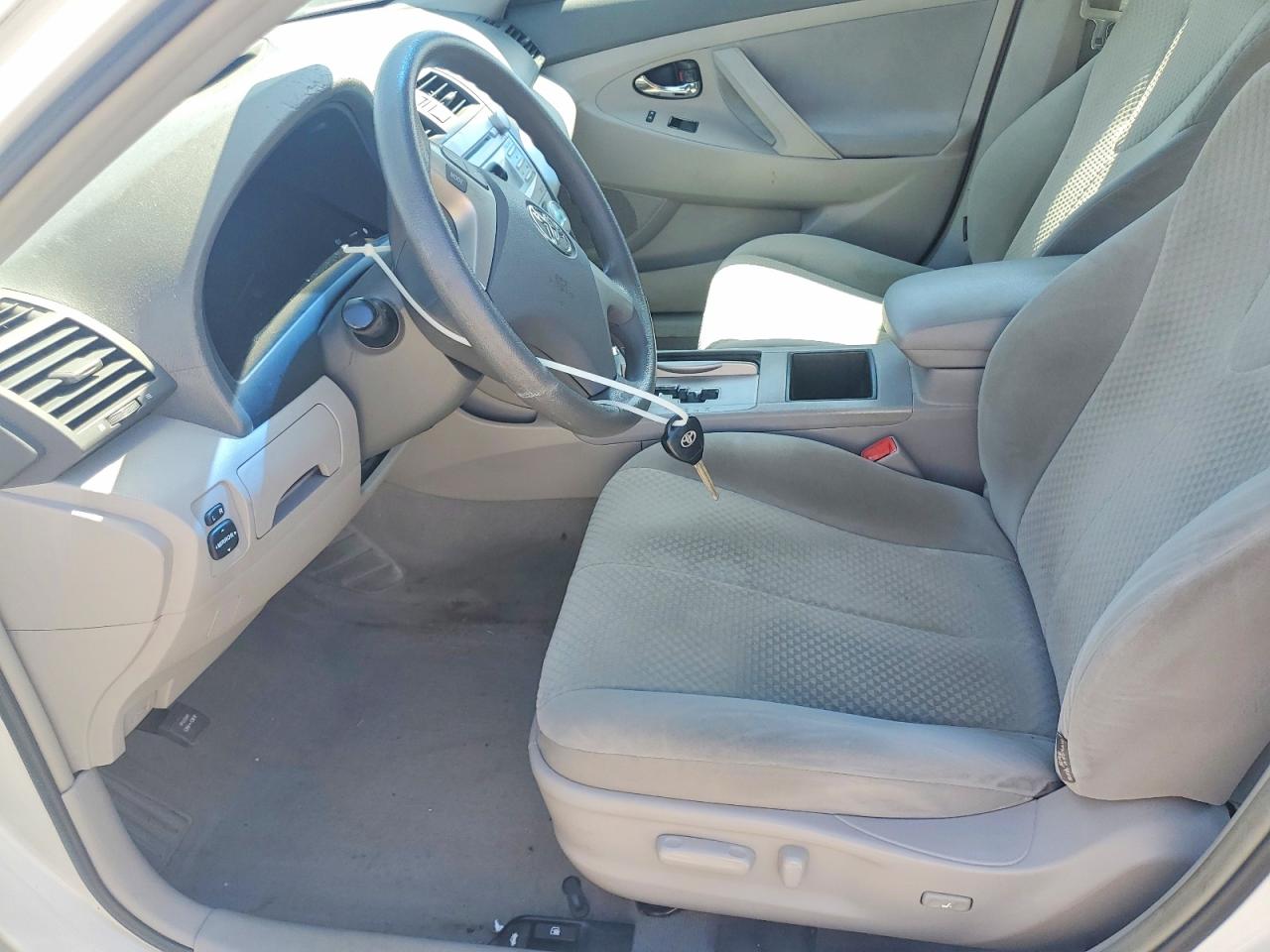 2007 TOYOTA CAMRY LE photo 7