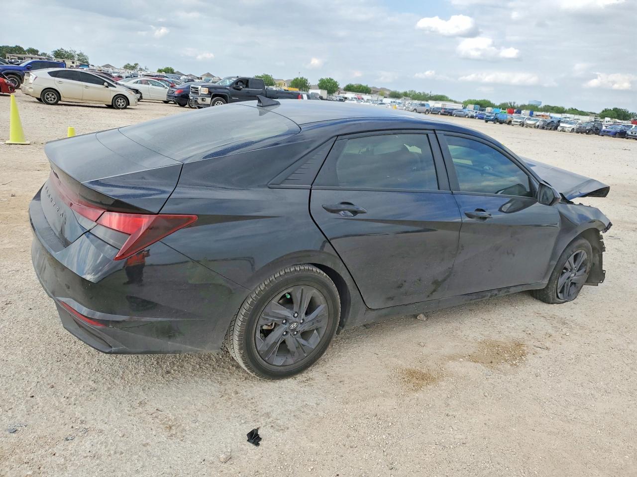 2023 HYUNDAI ELANTRA SEL photo 7