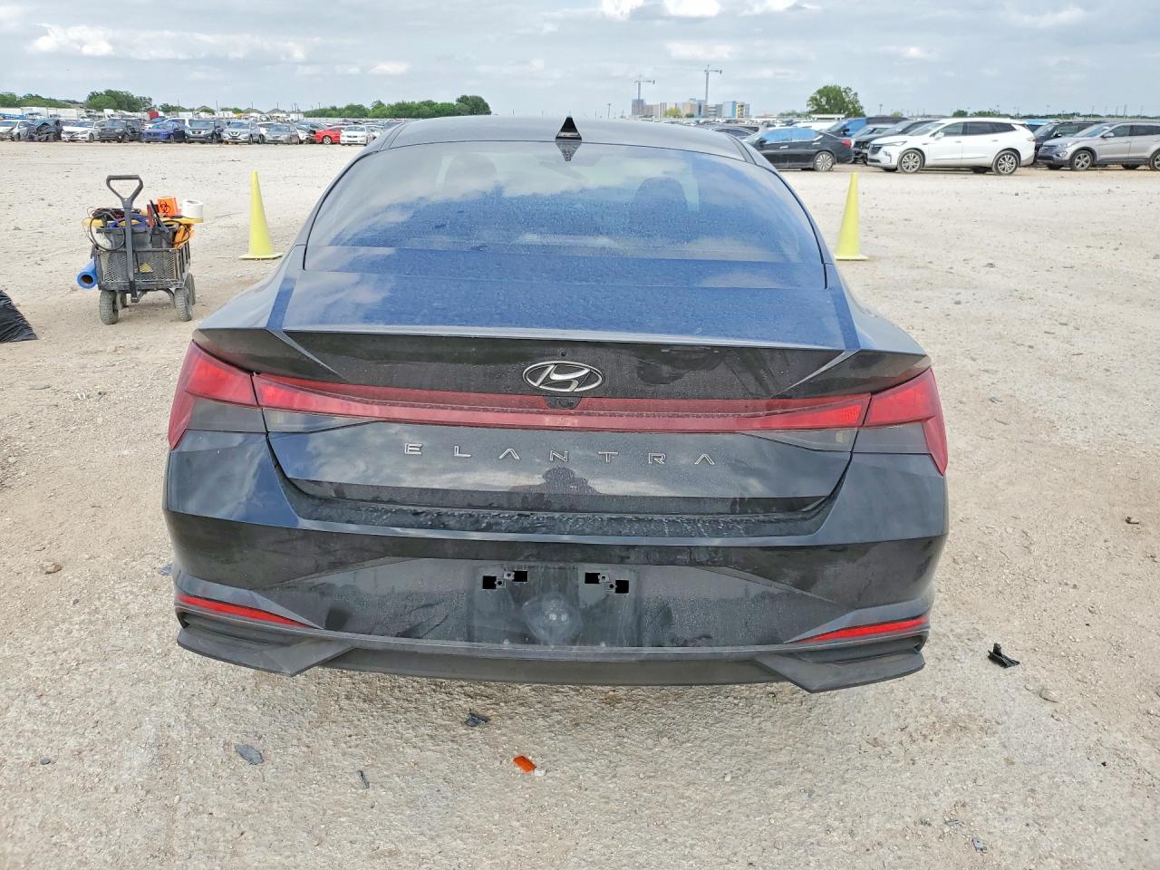 2023 HYUNDAI ELANTRA SEL photo 16