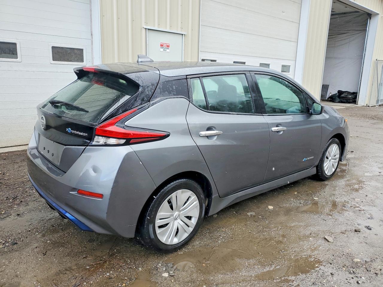 2019 NISSAN LEAF S photo 5