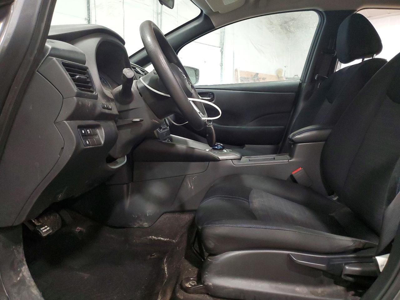2019 NISSAN LEAF S photo 13
