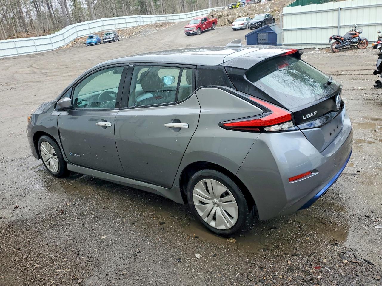 2019 NISSAN LEAF S photo 3