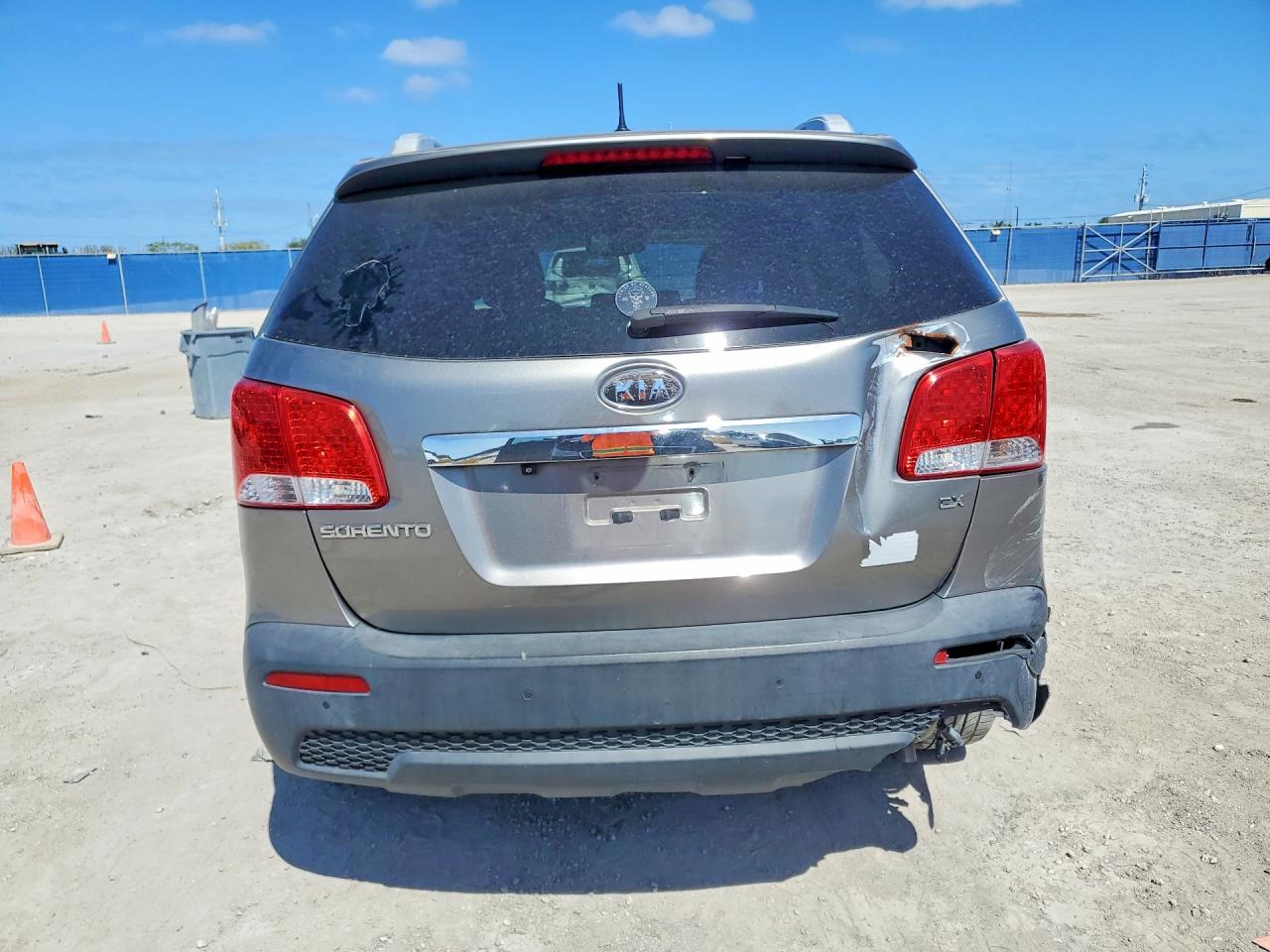 2011 KIA SORENTO EX photo 16