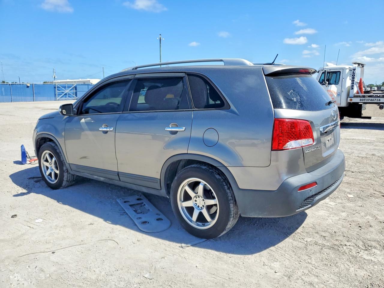 2011 KIA SORENTO EX photo 4