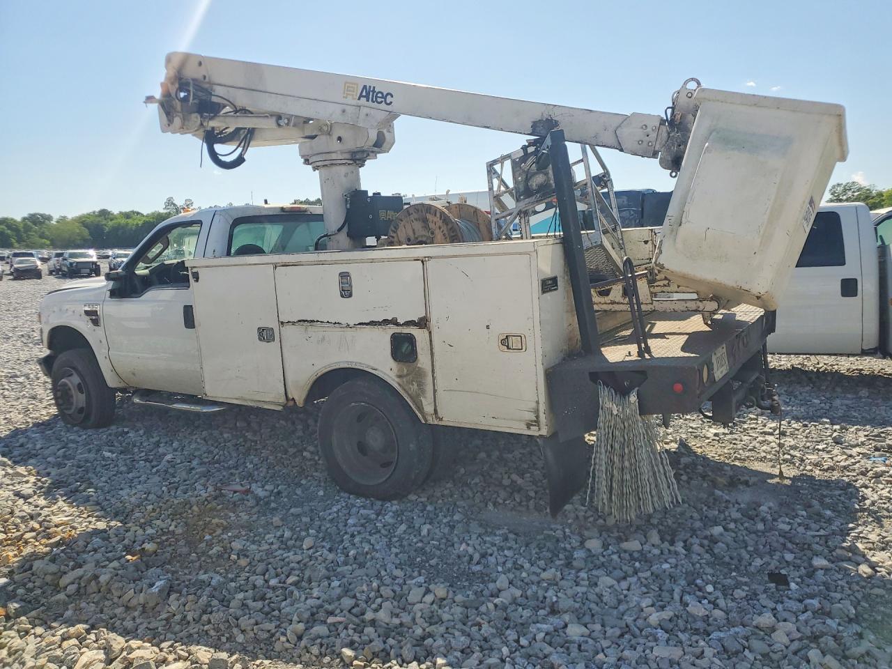 2010 FORD F550 SUPER DUTY BUCKET TRUCK photo 4