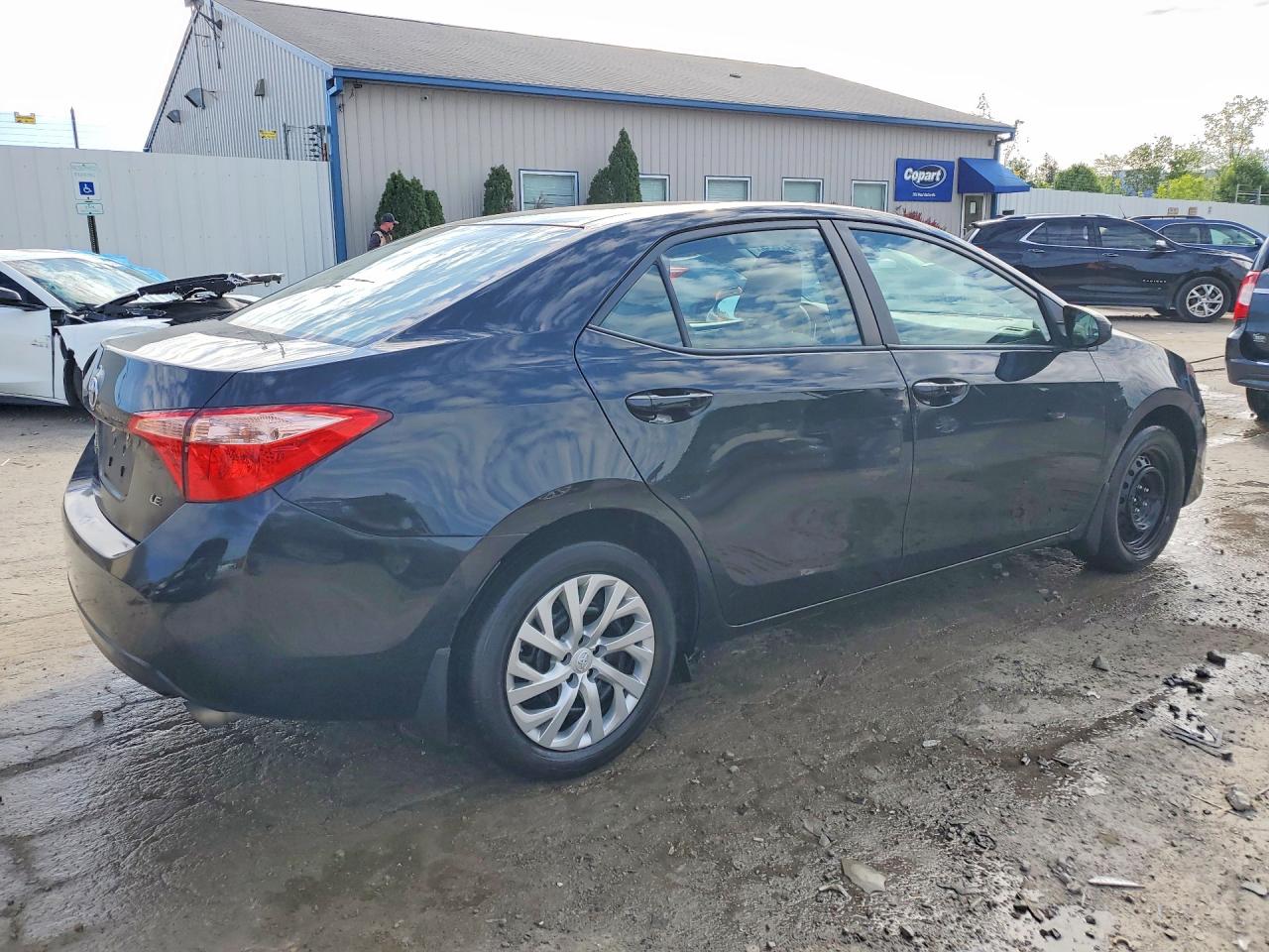 2017 TOYOTA COROLLA LE photo 7