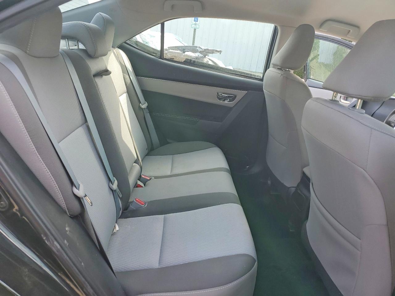 2017 TOYOTA COROLLA LE photo 28