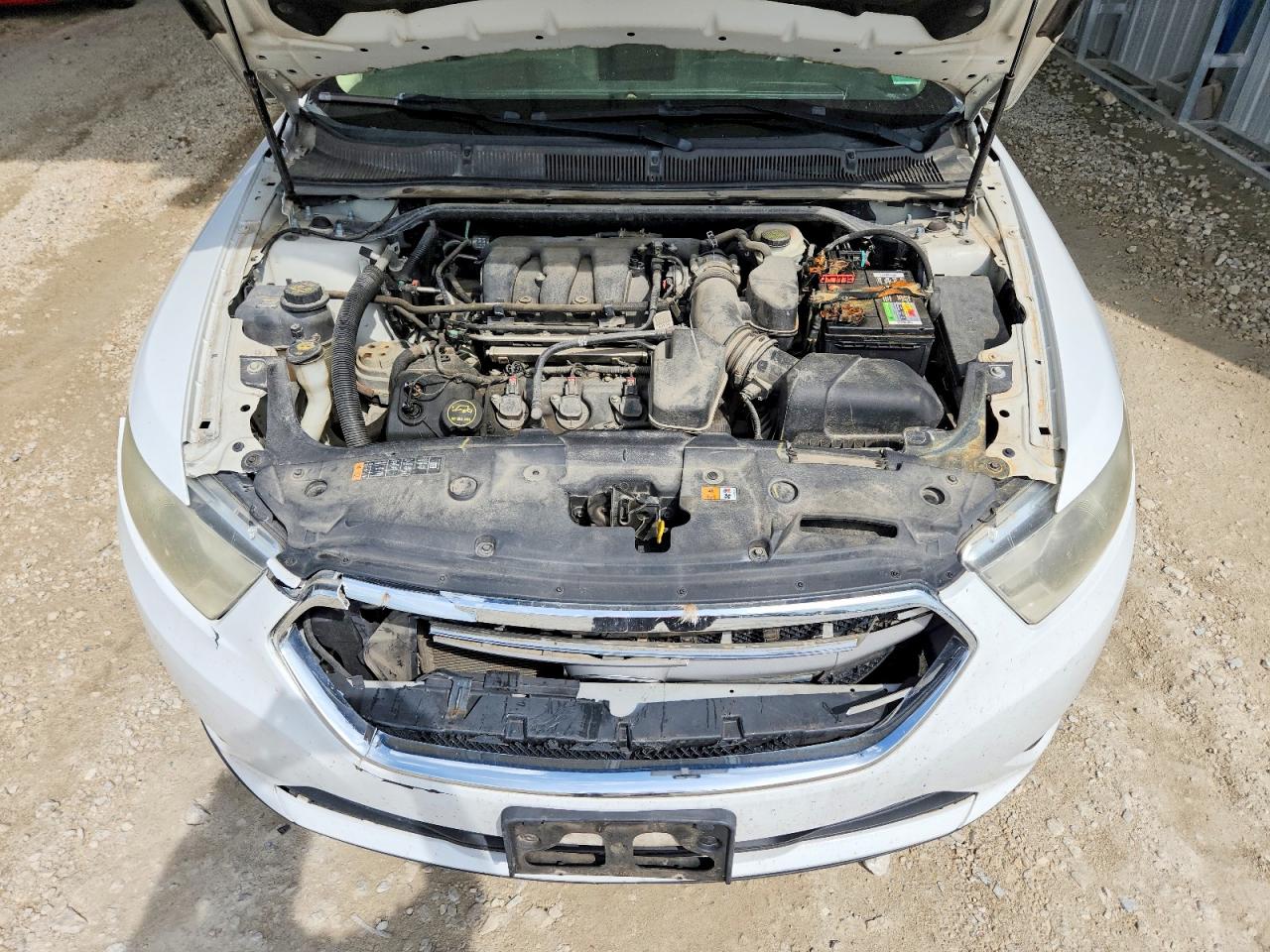 2014 FORD TAURUS SE photo 21