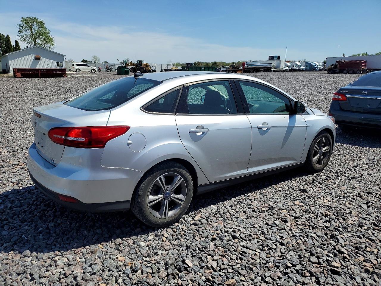 2018 FORD FOCUS SE photo 5