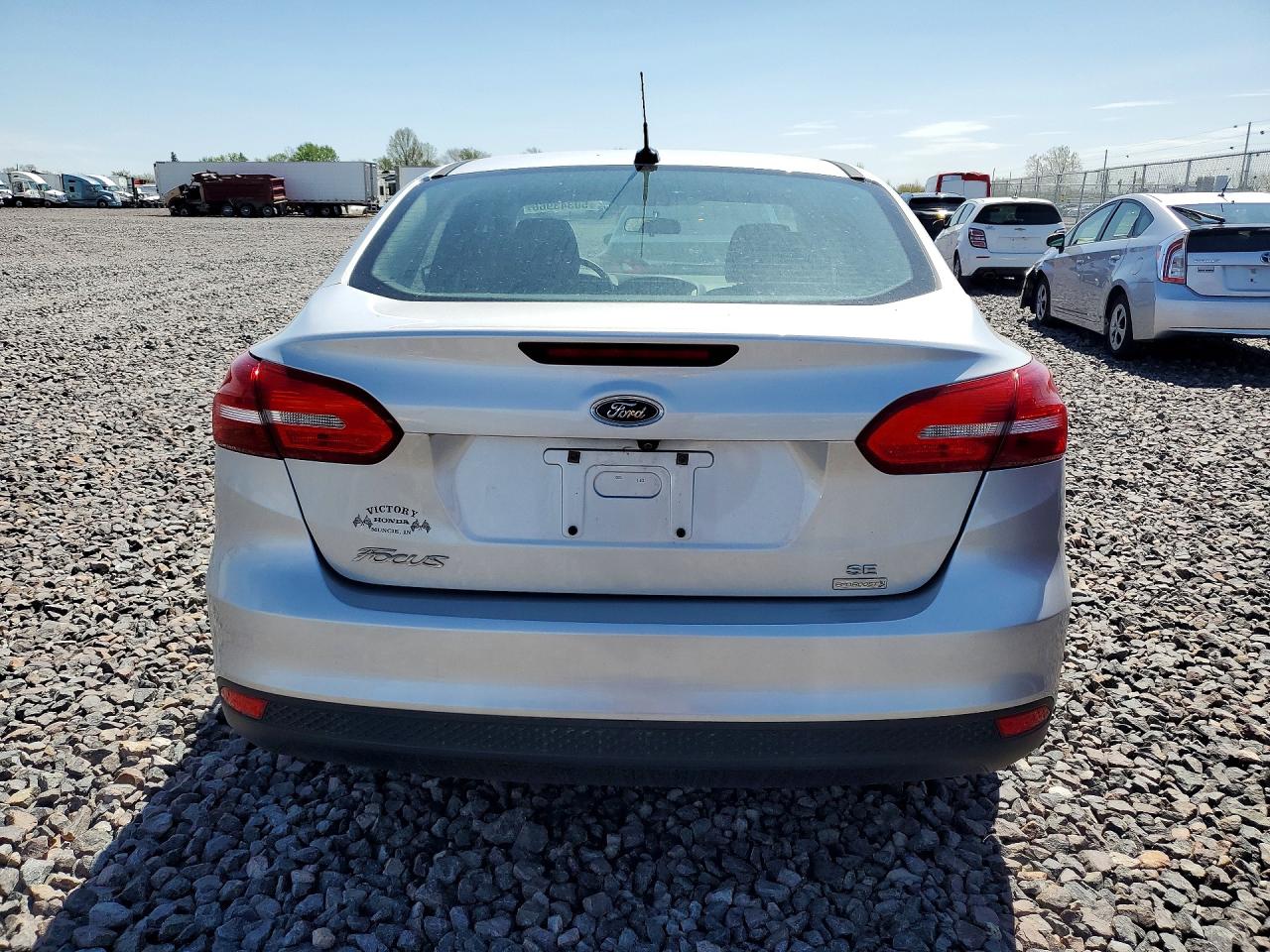 2018 FORD FOCUS SE photo 11
