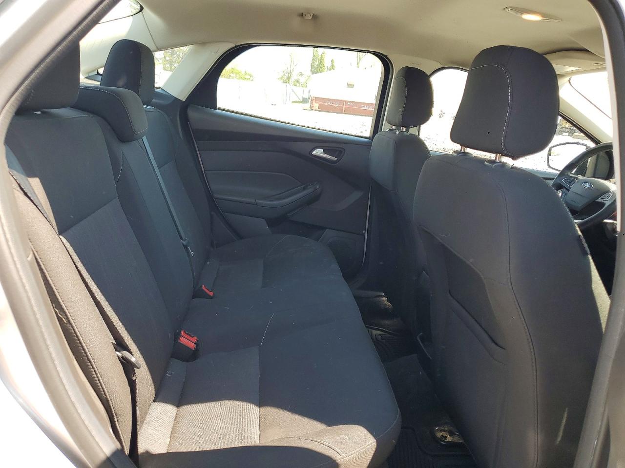 2018 FORD FOCUS SE photo 19